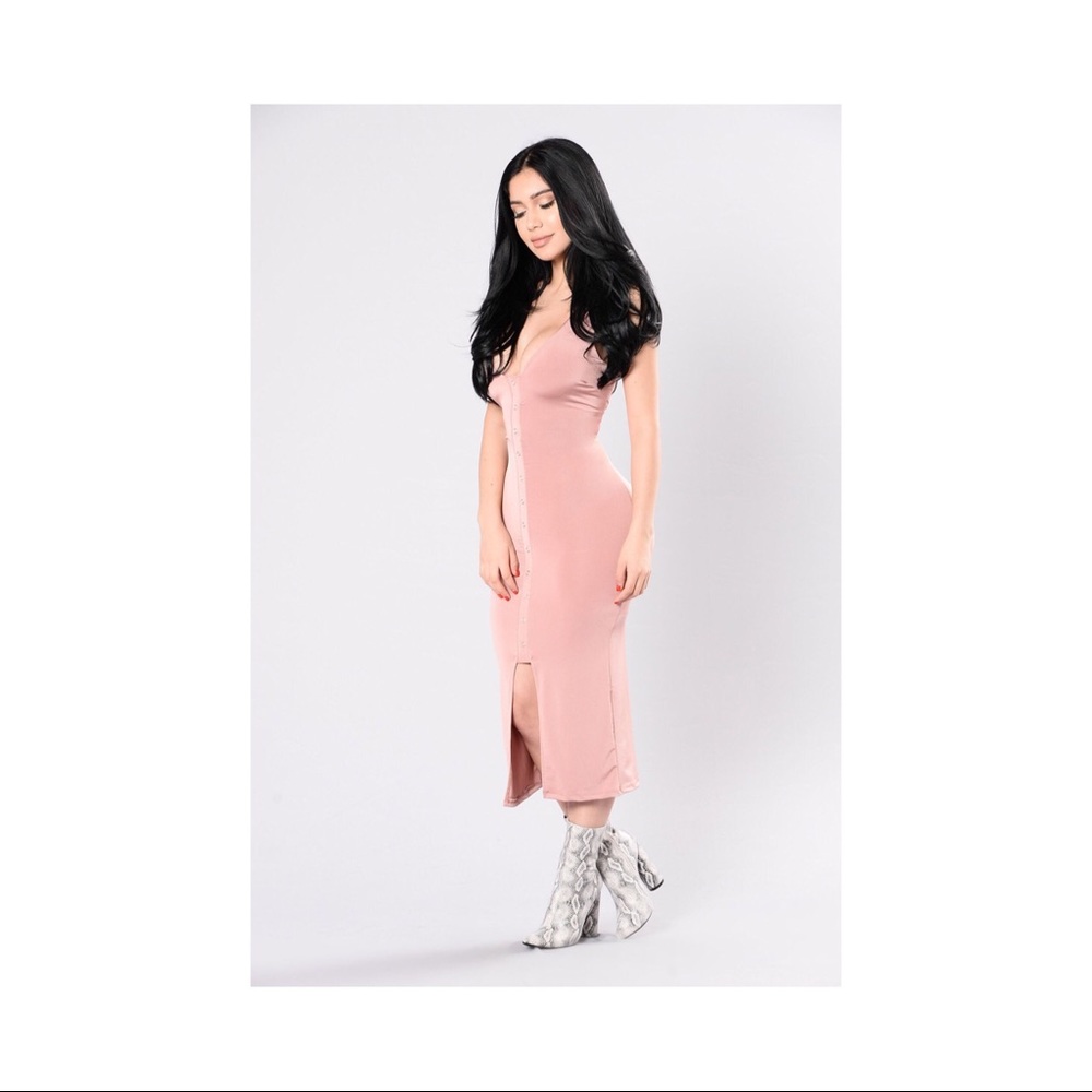 NEW- BLUSH MIDI DRESS - Picture 3 of 6